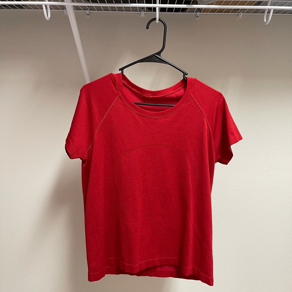 Red Lululemon top women’s size 10